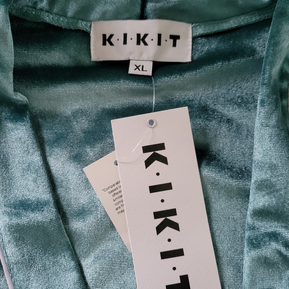 K.I.K.I.T Velvet Robe